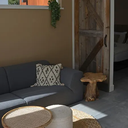 Апартаменты Olive Beach, Luxury Beachhouse 150 M From The *
